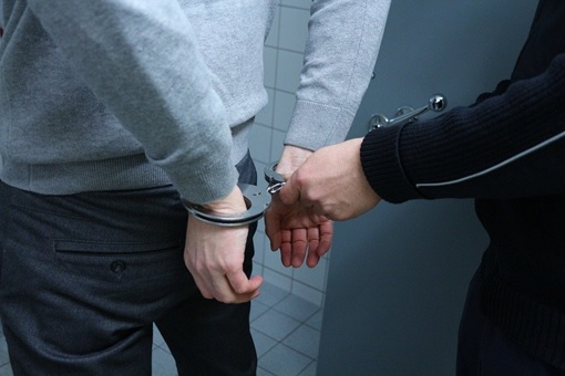An officer arresting a defendant